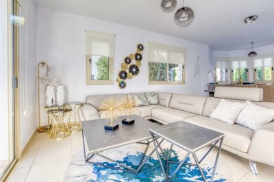 476150-detached-villa-in-perneraorig