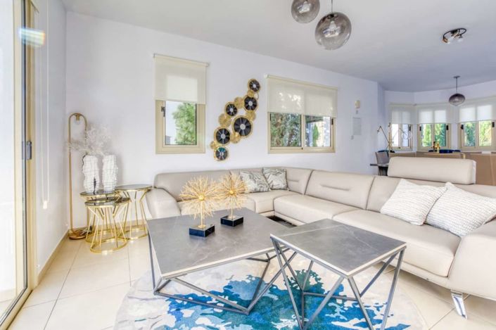 Image No.10-3 Bed House for sale