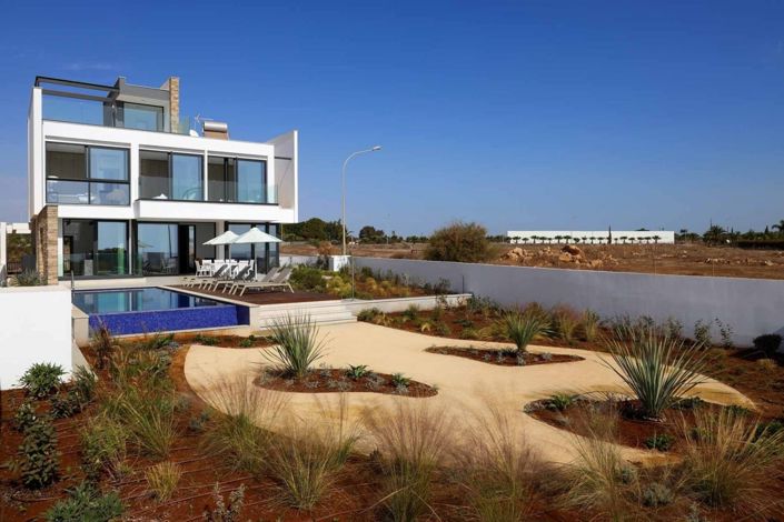 Image No.7-5 Bed House for sale