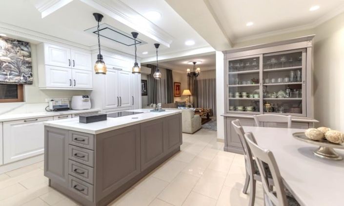 Image No.1-4 Bed House for sale