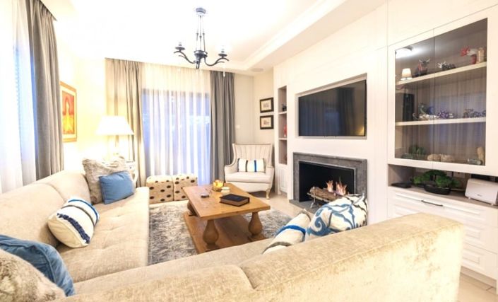 Image No.3-4 Bed House for sale