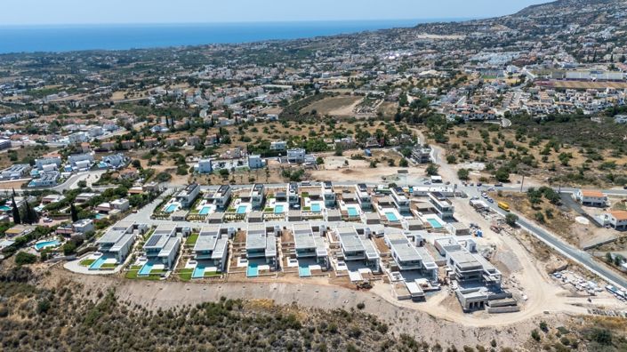 Image No.7-6 Bed House for sale