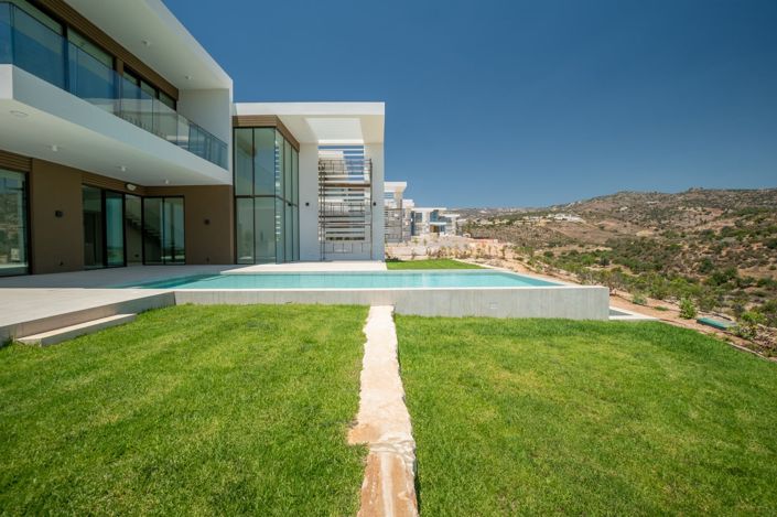 Image No.6-6 Bed House for sale