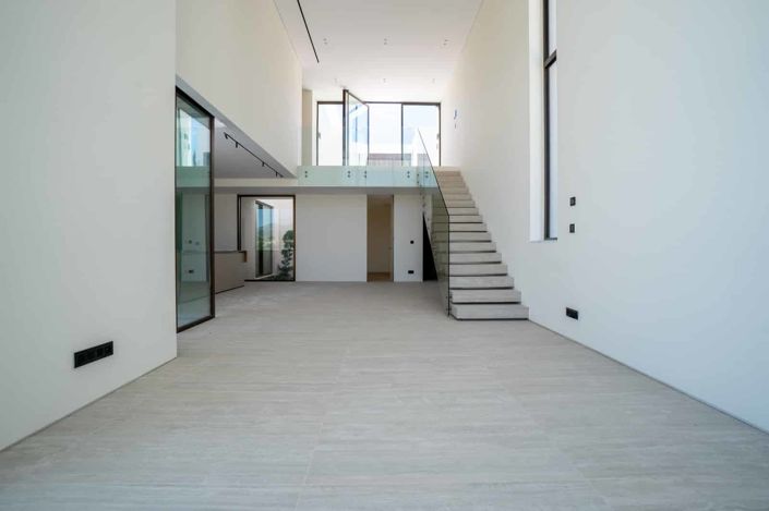 Image No.9-6 Bed House for sale