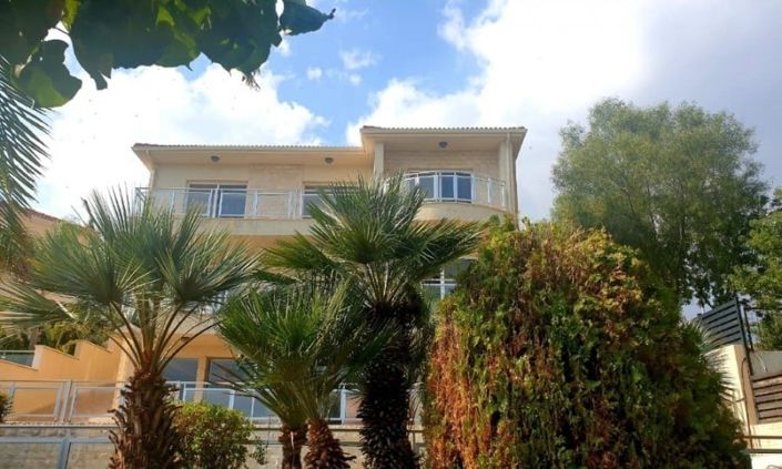 Image No.6-3 Bed House for sale