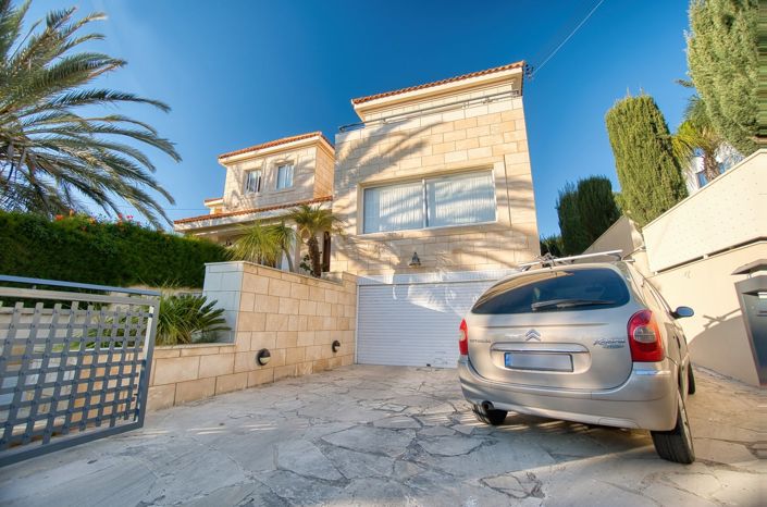 Image No.2-Maison de 4 chambres à vendre à Kalogirou