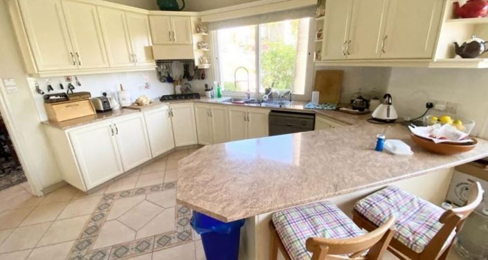 Image No.3-Maison de 7 chambres à vendre à Agios Athanasios