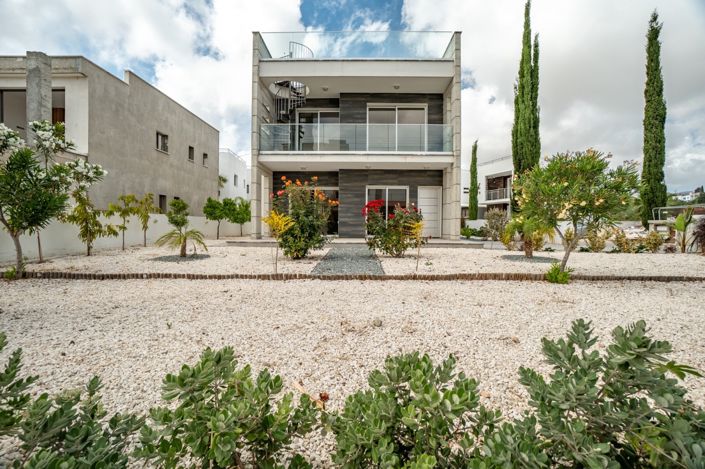 Image No.2-3 Bed House for sale