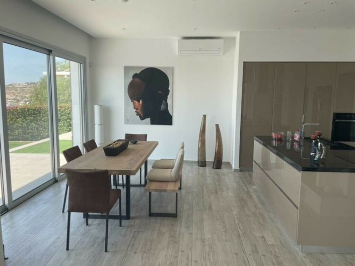 Image No.3-4 Bed House for sale