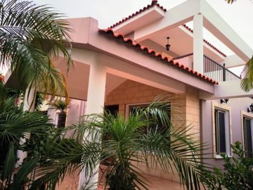 484043-house-in-meneoufull