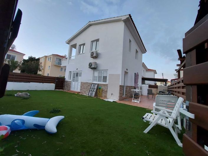 Image No.1-3 Bed House for sale