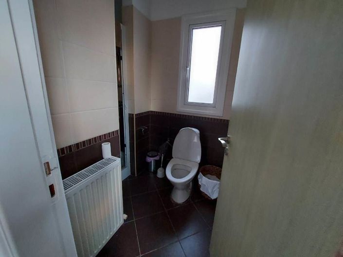 Image No.9-3 Bed House for sale