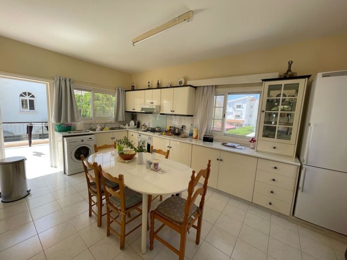 Image No.3-4 Bed House for sale