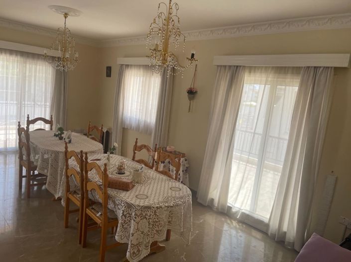 Image No.5-4 Bed House for sale