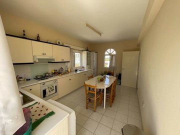 484077-house-in-oroklini-tourist-areaorig