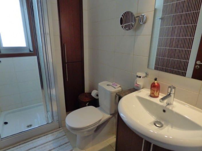 Image No.2-4 Bed House for sale