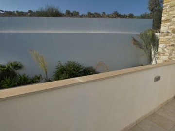 486112-imposing-five-bedroom-villa-for-sale-w