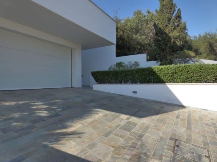 Image No.8-4 Bed House for sale