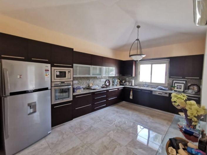 Image No.3-4 Bed House for sale