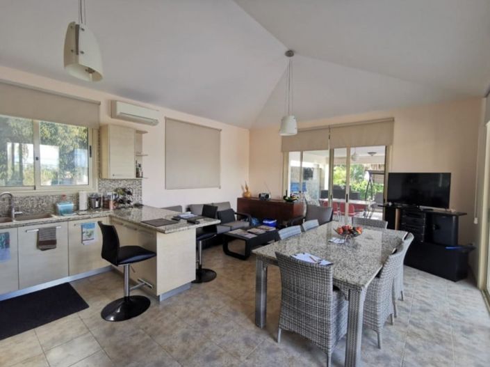 Image No.9-4 Bed House for sale