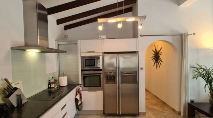 Image No.10-4 Bed House for sale