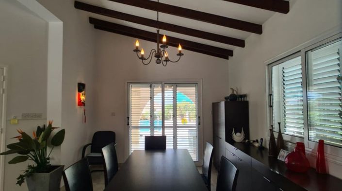 Image No.8-4 Bed House for sale