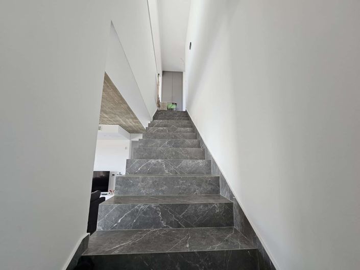 Image No.10-4 Bed House for sale