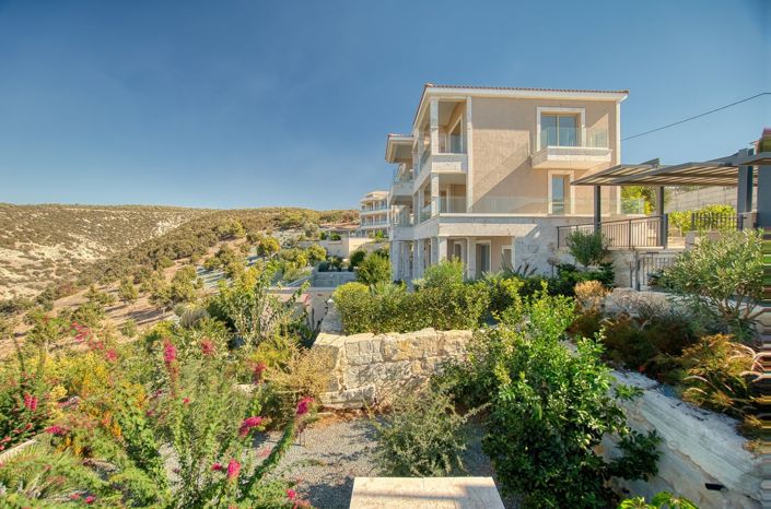 Image No.2-6 Bed House for sale