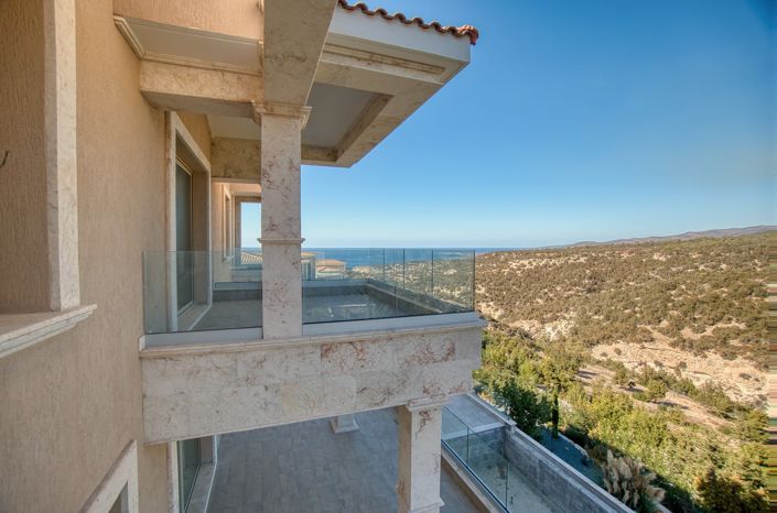 Image No.9-6 Bed House for sale