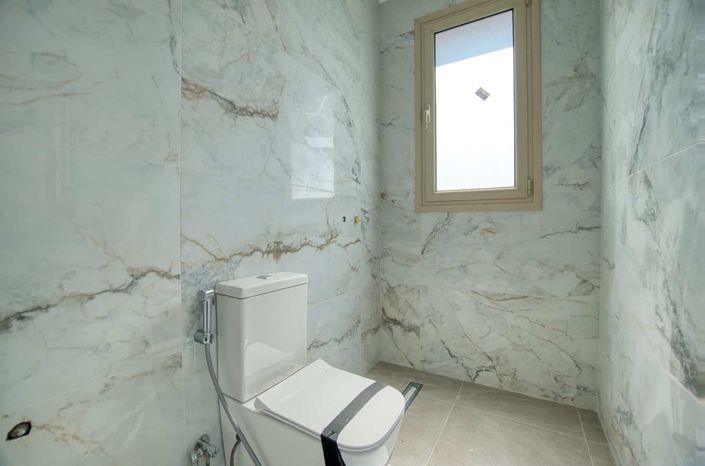 Image No.10-6 Bed House for sale