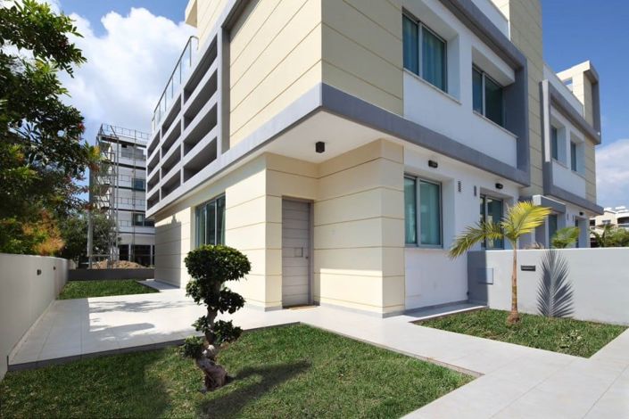 Image No.1-2 Bed House for sale