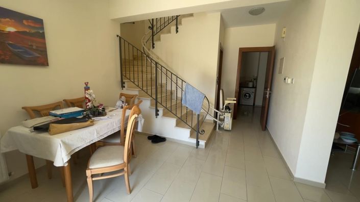 Image No.10-3 Bed House for sale