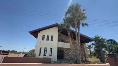 492147-house-in-pervoliaorig