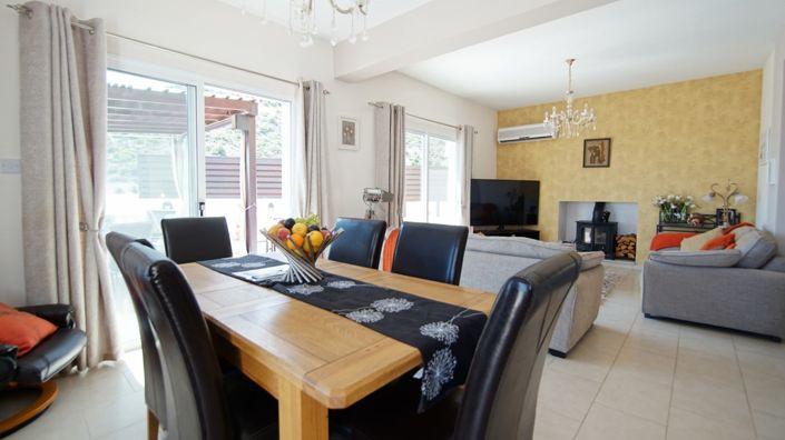 Image No.6-3 Bed House for sale