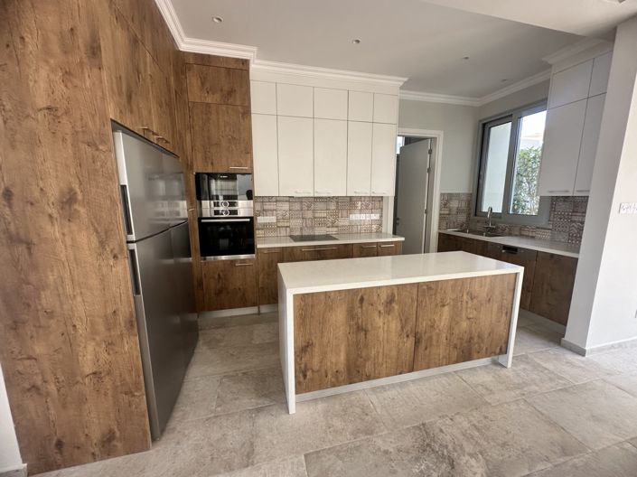 Image No.10-5 Bed House for sale