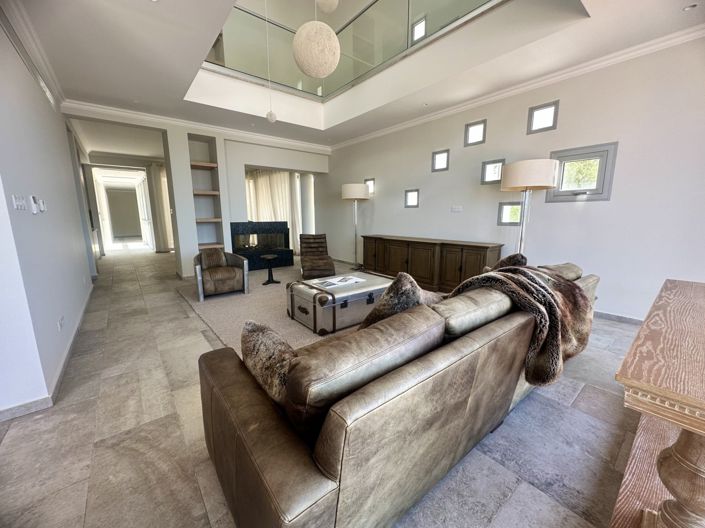 Image No.3-5 Bed House for sale