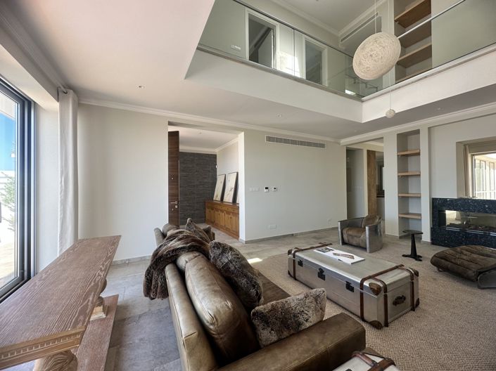 Image No.4-5 Bed House for sale