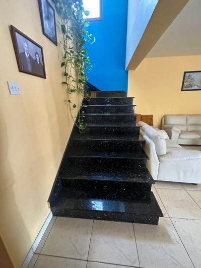 Image No.4-5 Bed House for sale