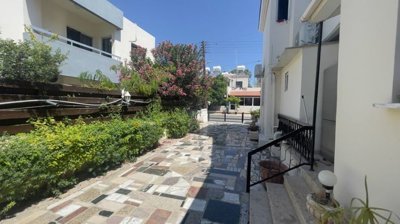 494971-house-in-pyla-tourist-areaorig