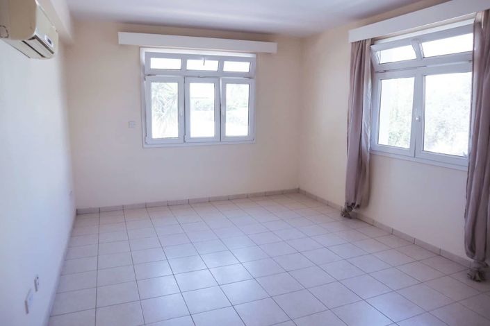 Image No.6-7 Bed House for sale