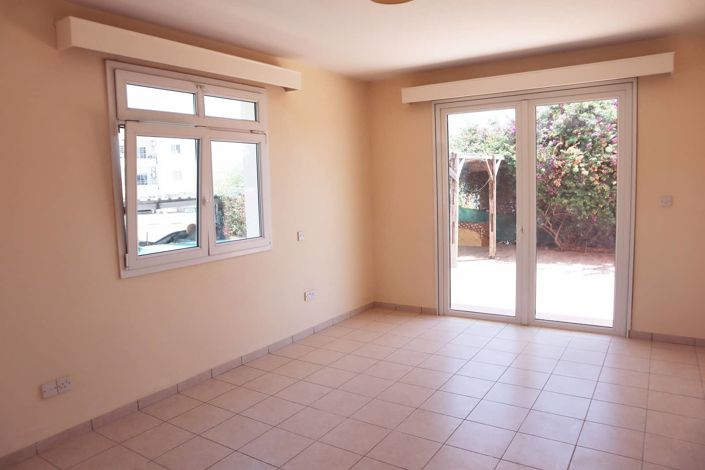 Image No.8-7 Bed House for sale