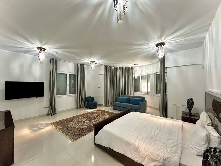 Image No.10-10 Bed House for sale