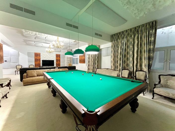 Image No.6-10 Bed House for sale