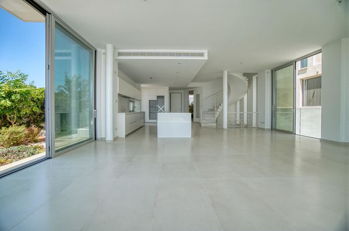 Image No.5-5 Bed House for sale