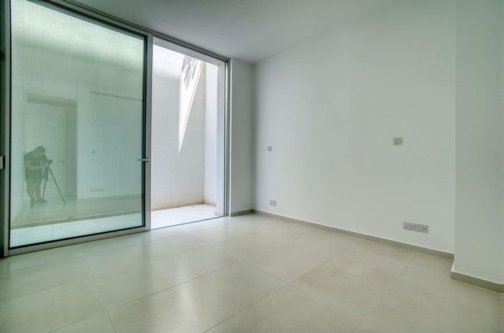 Image No.9-5 Bed House for sale