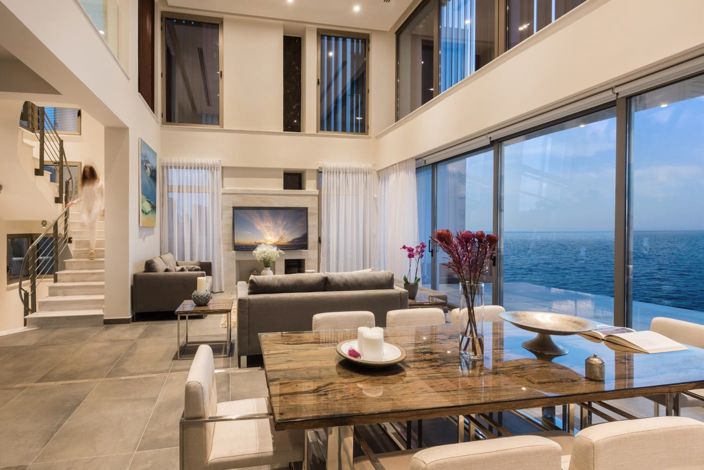 Image No.2-4 Bed House for sale