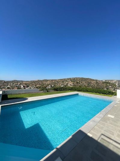 Image No.2-5 Bed House for sale