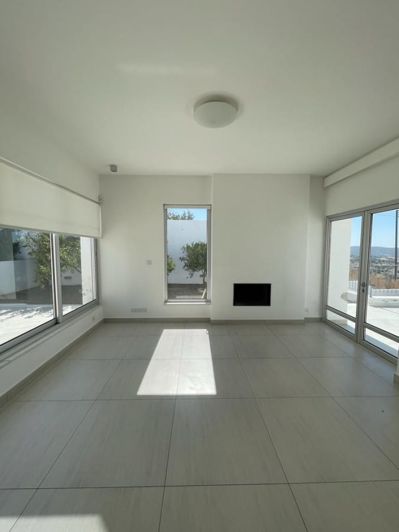 Image No.8-5 Bed House for sale