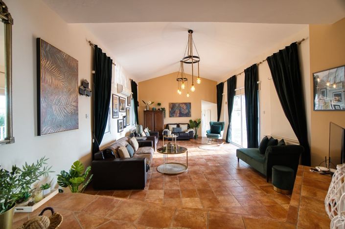 Image No.3-Maison de 5 chambres à vendre à Kamares