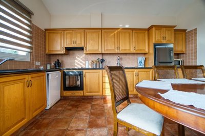 537464-detached-villa-for-sale-in-tala-kamare